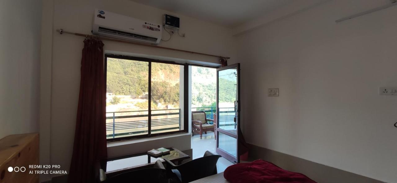 H7 Stay On The Ganges, Yoga & Spa Resort, Rishikesh Bagian luar foto