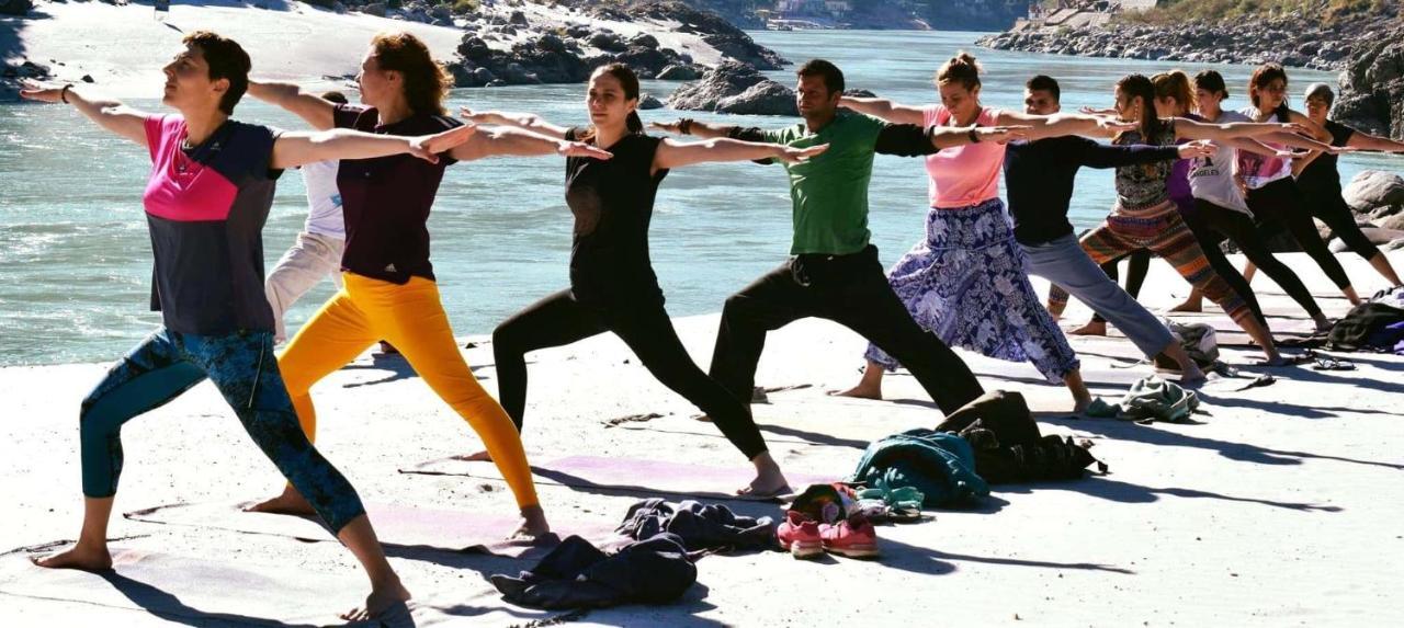 H7 Stay On The Ganges, Yoga & Spa Resort, Rishikesh Bagian luar foto