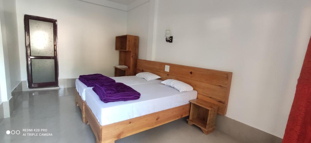 H7 Stay On The Ganges, Yoga & Spa Resort, Rishikesh Bagian luar foto