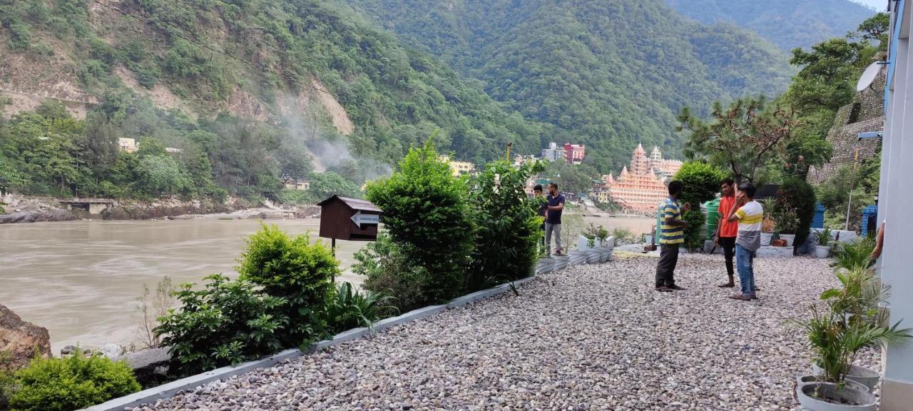 H7 Stay On The Ganges, Yoga & Spa Resort, Rishikesh Bagian luar foto