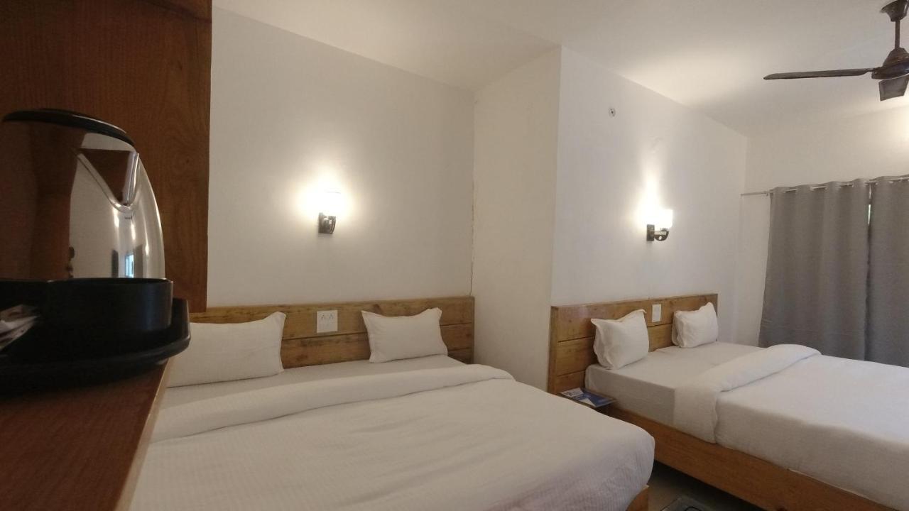 H7 Stay On The Ganges, Yoga & Spa Resort, Rishikesh Bagian luar foto