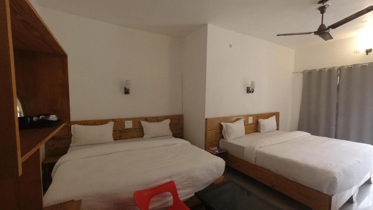 H7 Stay On The Ganges, Yoga & Spa Resort, Rishikesh Bagian luar foto