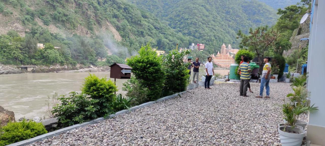H7 Stay On The Ganges, Yoga & Spa Resort, Rishikesh Bagian luar foto