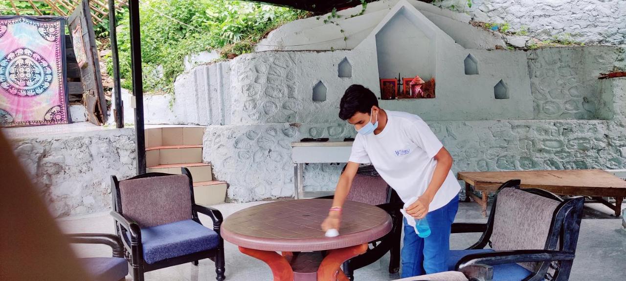 H7 Stay On The Ganges, Yoga & Spa Resort, Rishikesh Bagian luar foto
